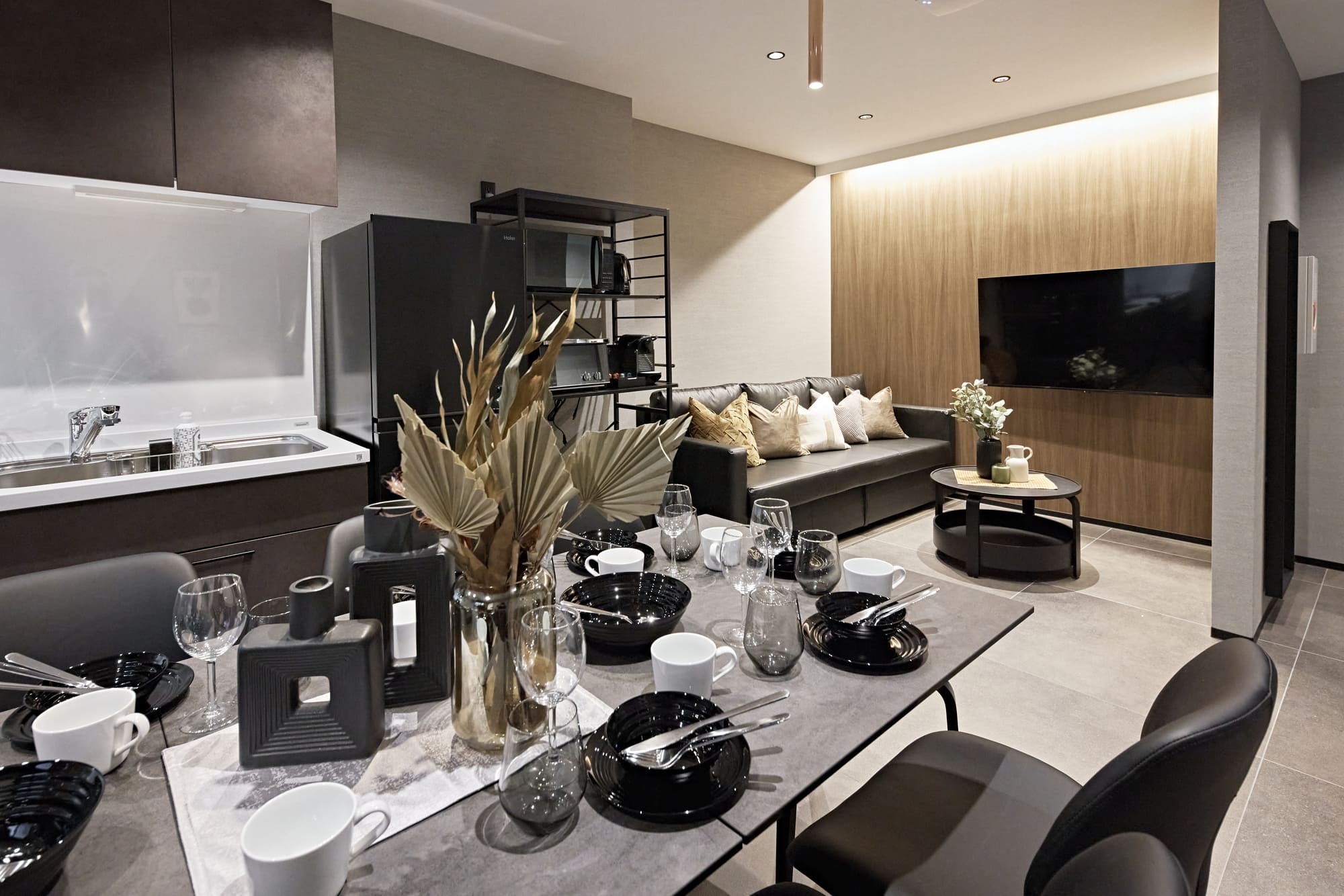 大阪黒門エリアに地域最大級22名まで宿泊できる一棟貸しビル誕生｜eni